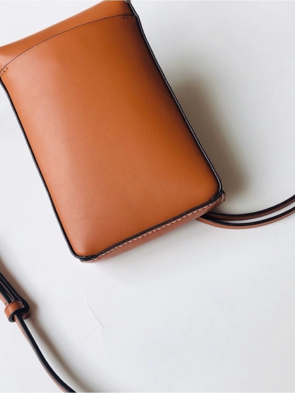 Tory Burch Leather Phone Crossbody in Cognac Brown - Picture 4 of 6